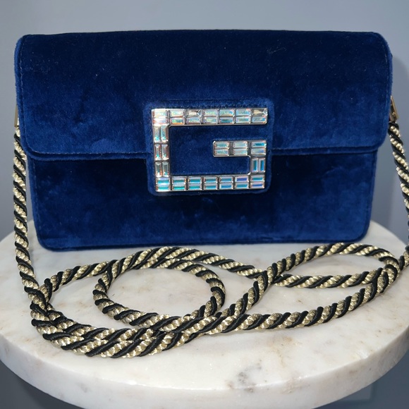 Gucci Authentic Velvet Blue Shoulder Bag, Gold Rope Chain - Picture 4 of 8
